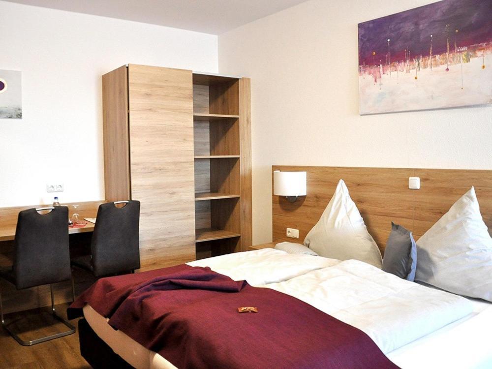 Landgasthaus Zur Linde Pleiskirchen Bagian luar foto