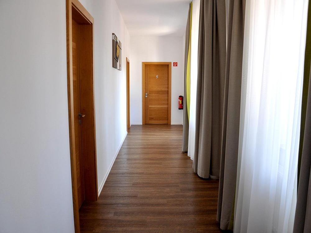 Landgasthaus Zur Linde Pleiskirchen Bagian luar foto