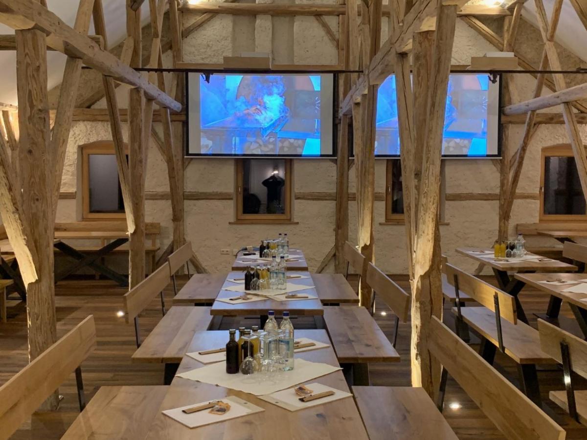 Landgasthaus Zur Linde Pleiskirchen Bagian luar foto