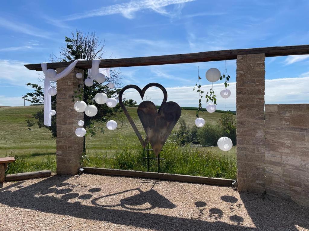 Landgasthaus Zur Linde Pleiskirchen Bagian luar foto