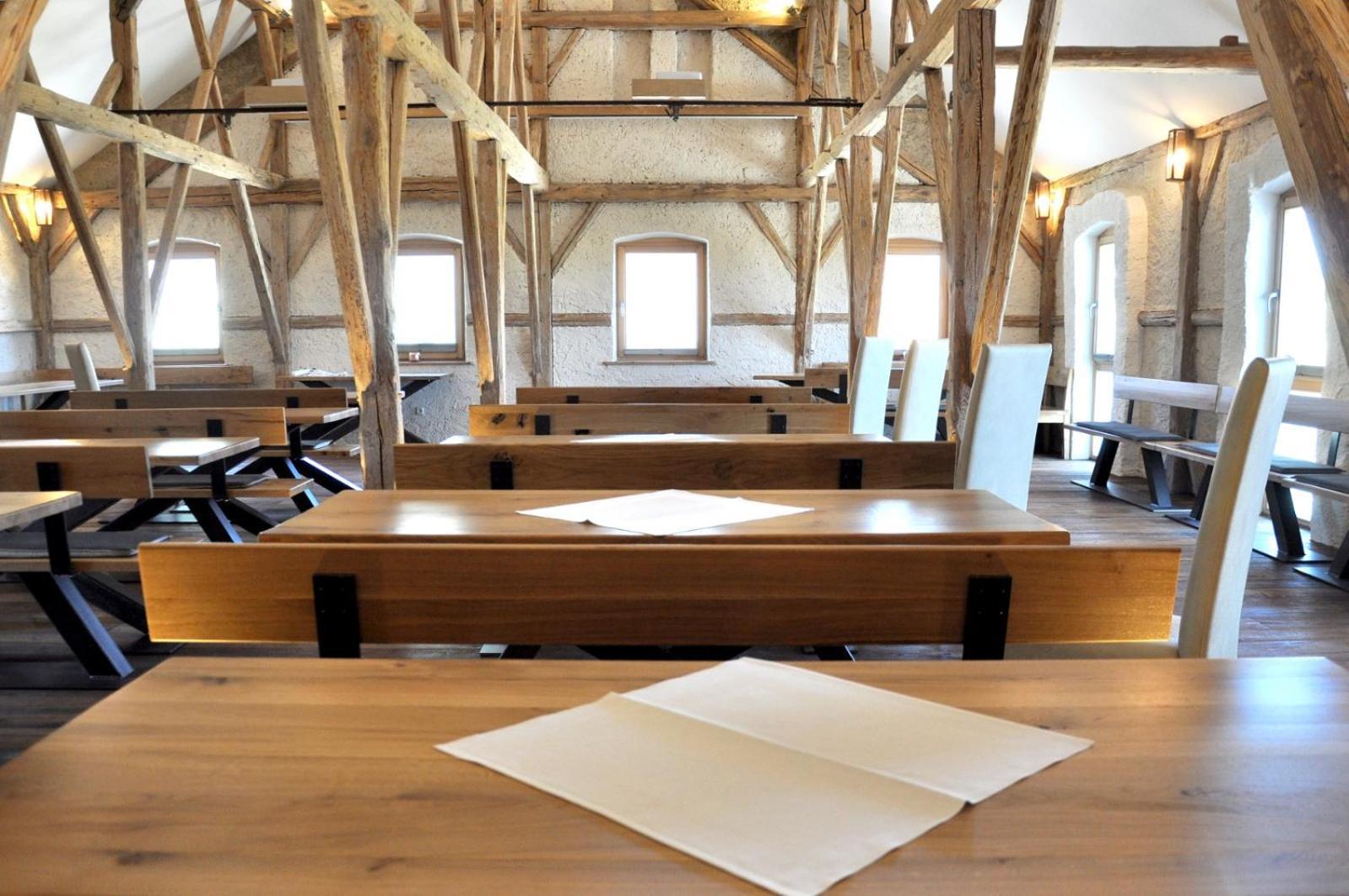 Landgasthaus Zur Linde Pleiskirchen Bagian luar foto